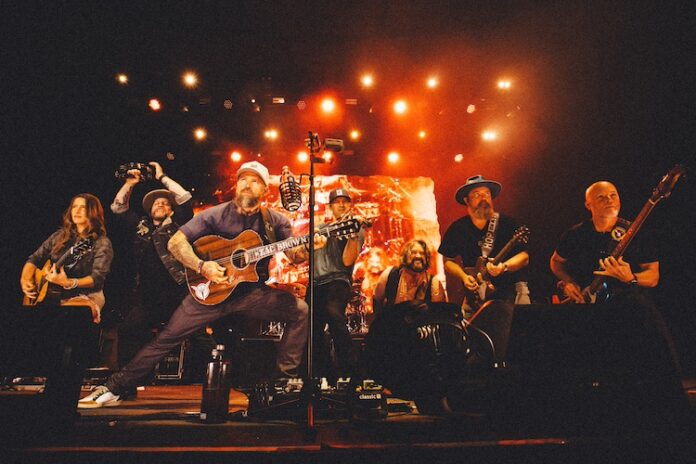 Zac Brown Band Return to the UK Next Week as the First-Ever Band To Sell Out a Show at the New British Airways ARC